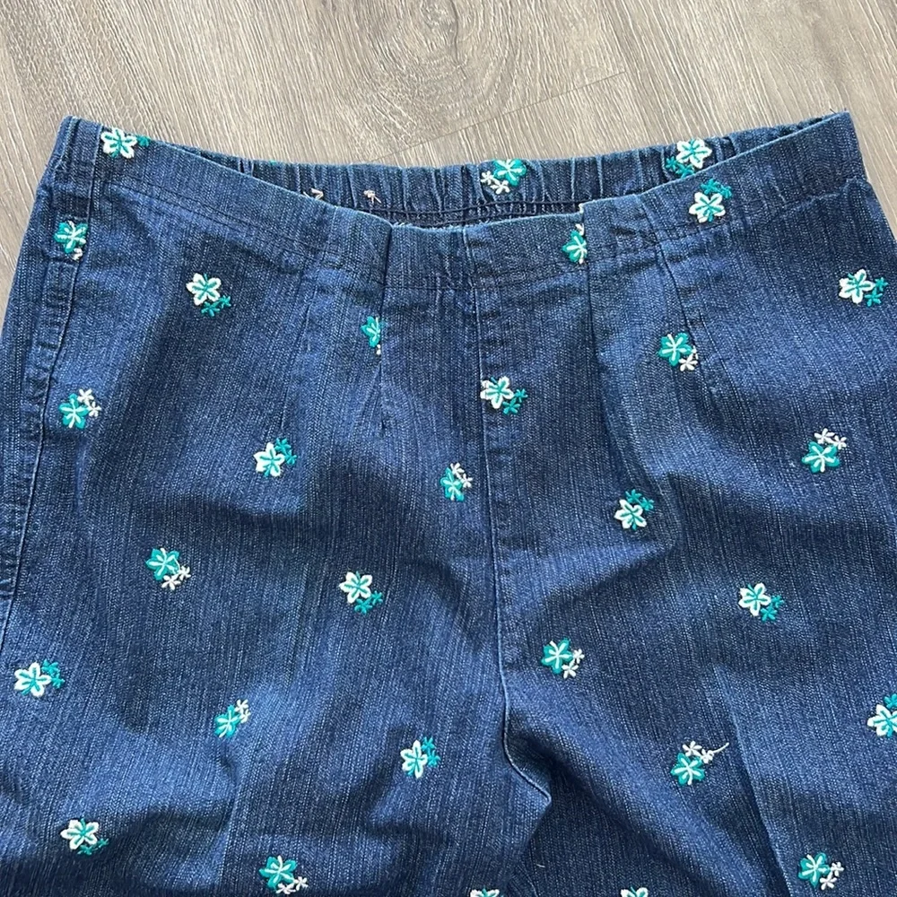Capris - Picture 2 of 4